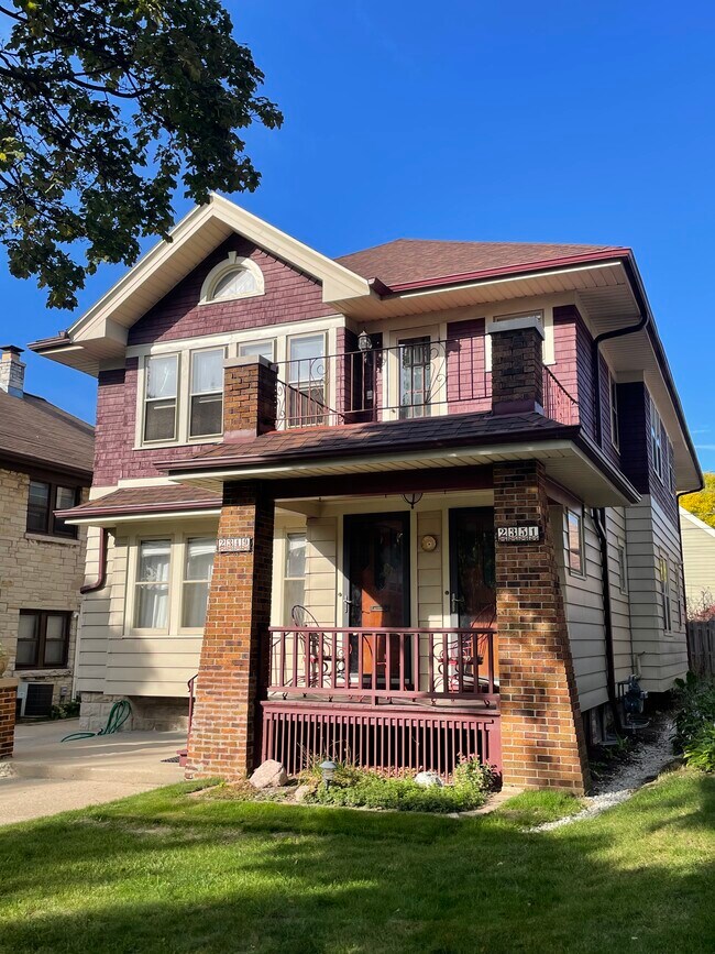 Duplex Upper - 2351 N 58th St