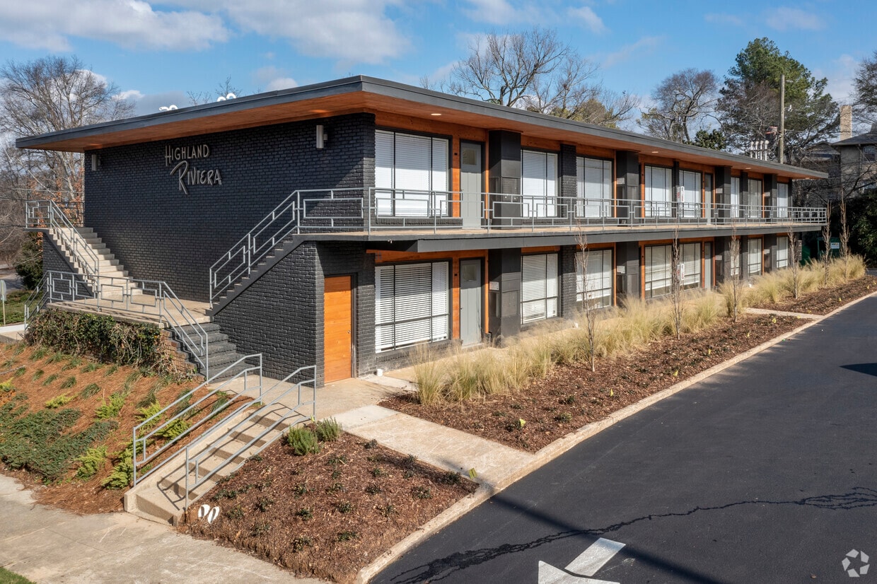 Building Photo - Highland Riviera