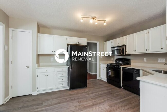 Foto del edificio - 4 Bedroom Pet-Friendly Home in Charlotte, NC with Main Street Renewal