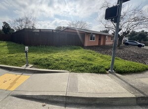 Building Photo - 5422 Coronado Way