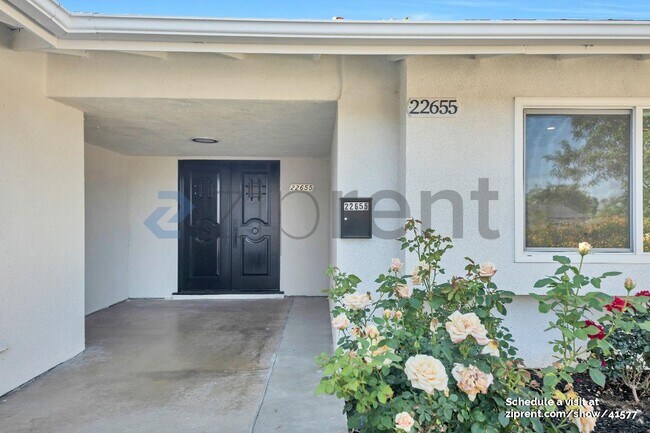 Foto del edificio - 22655 Strathern St