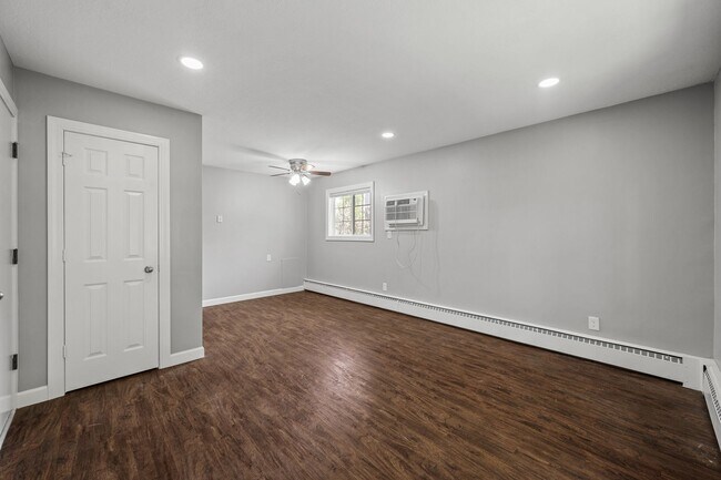 Foto del edificio - Spacious 1BR/1Bath apartment Available Ear...