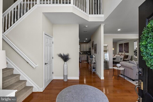 Building Photo - 7 Madison Ct