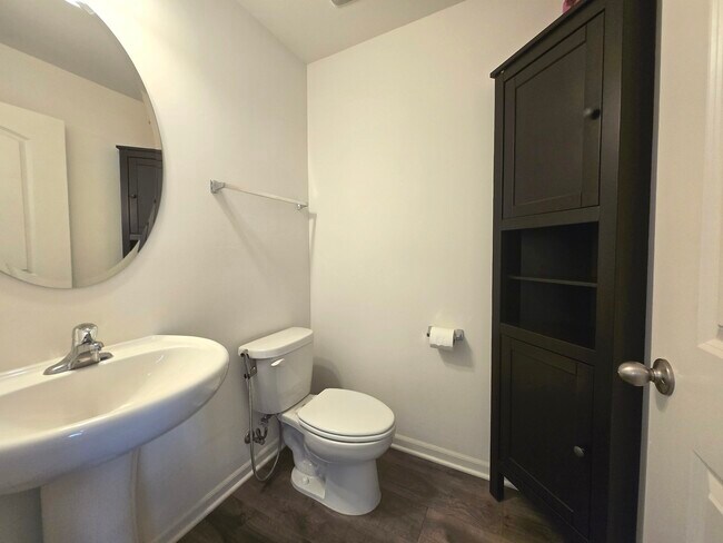 Foto del edificio - 1005 Charlton Ln
