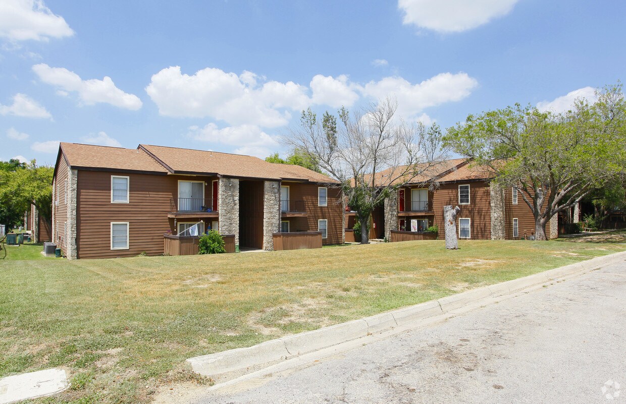 The 10Forty8 Modern Living Apartments Seguin, TX