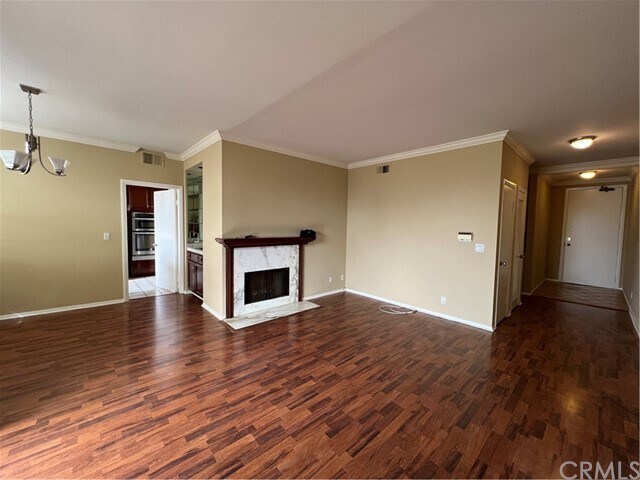 Building Photo - 1375 Kelton Ave