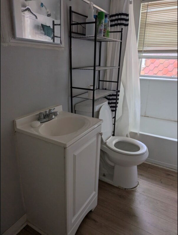 Foto del edificio - 15716 Cherrylawn St