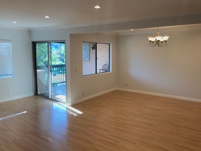 Building Photo - 2940 N Verdugo Rd
