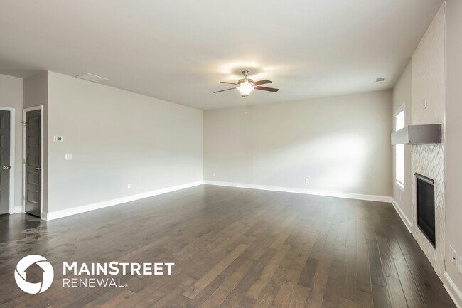 Foto del edificio - 732 Overlook Gln Dr