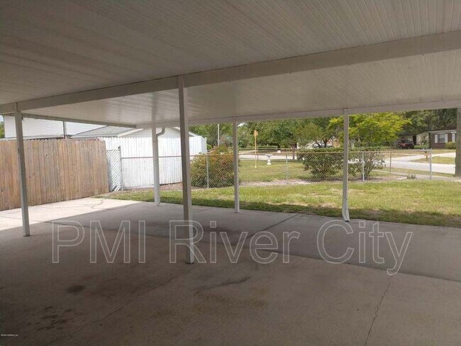 Building Photo - 7346 Ridgeway Rd N