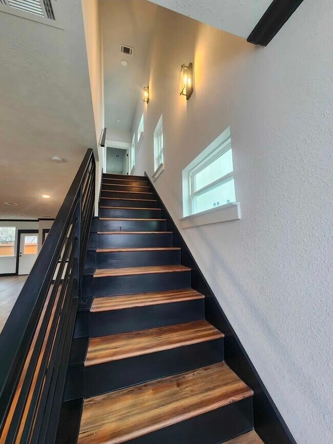 Foto del edificio - 1002 Natchez Ave