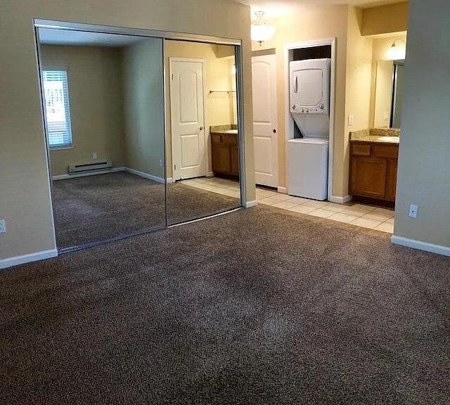Building Photo - 300 Glenwood Cir