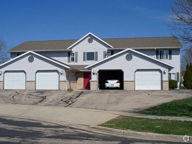 Building Photo - 908 Whispering Way