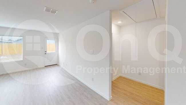 Building Photo - 6744 Teal St