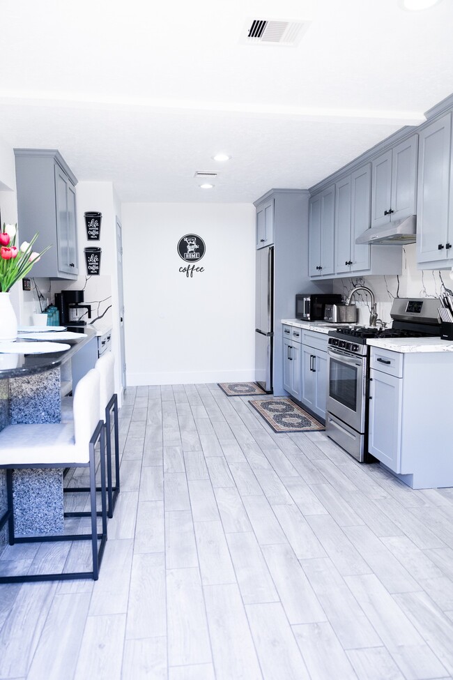 Foto del edificio - 10463 Alcott Dr