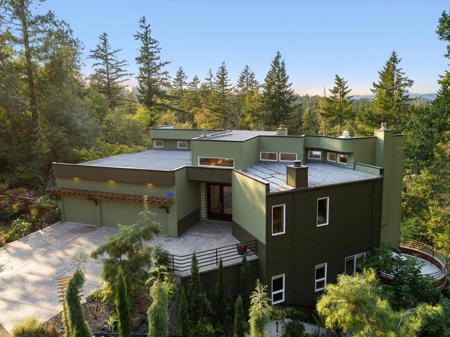 Building Photo - 55 B Eagle Crest Dr