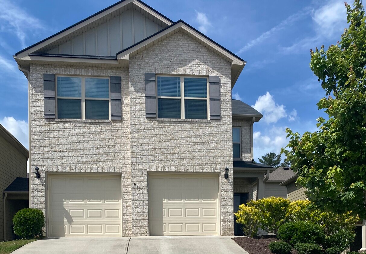 Primary Photo - 6121 Hickory Lane Dr
