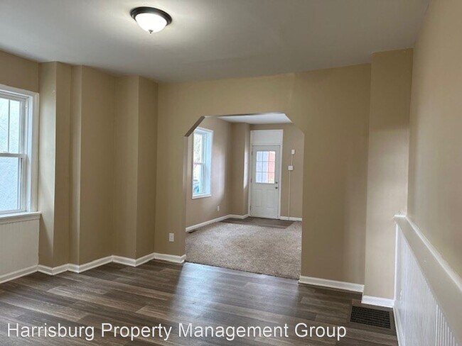 Building Photo - 3 br, 1 bath House - 619 Lucknow Rd