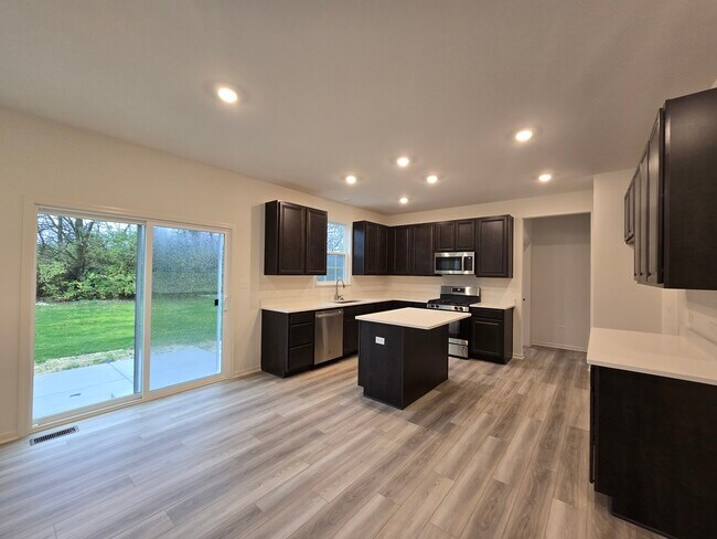 Foto del edificio - 1751 E 111th Pl