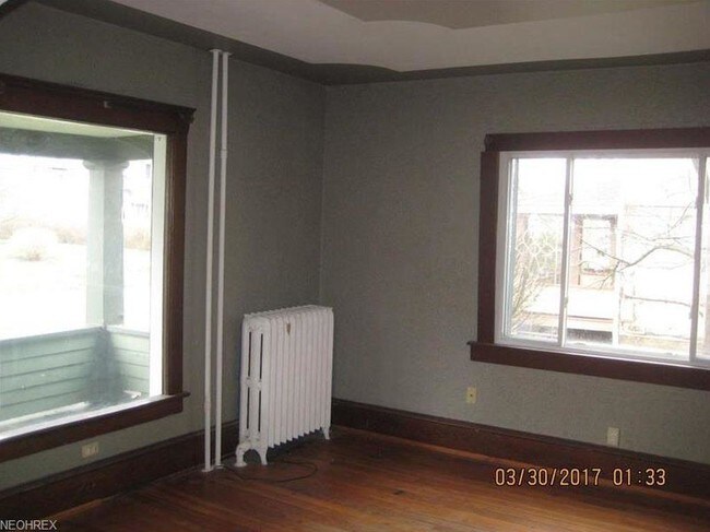 Building Photo - 430 s merdian