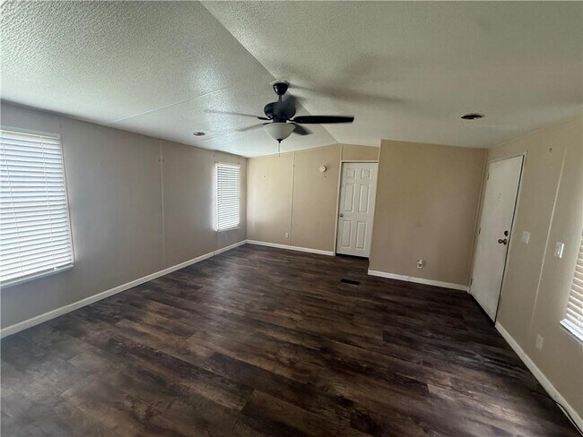 Foto del edificio - 186 N Wren Ln