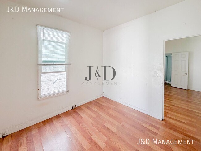 Foto del edificio - 545 1/2 25TH STREET-