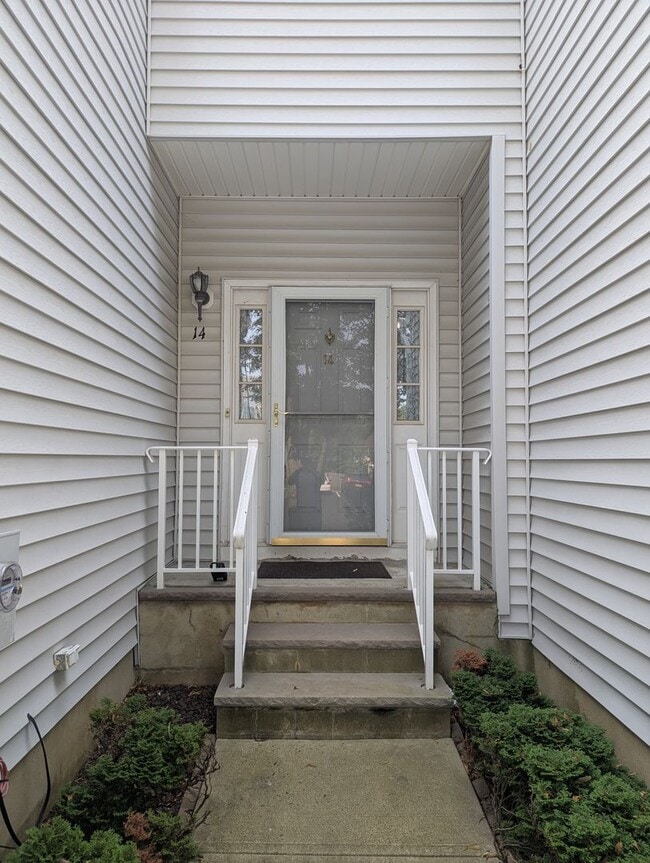Building Photo - 14 Sand Hill Ct