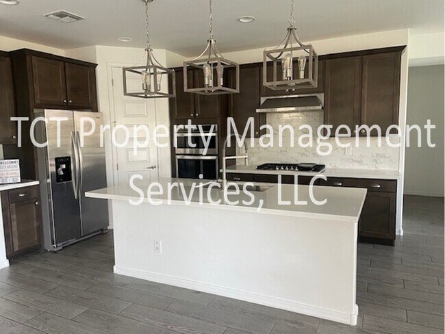 Foto del edificio - Beautiful Fully Updated Home in Spur Cross !