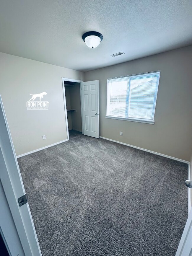 Foto del edificio - 2107 E Whispering Willow Ln