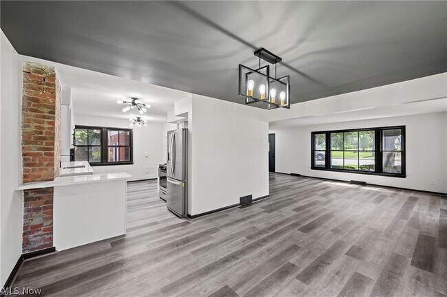 Foto del edificio - 3024 Warrensville Center Rd