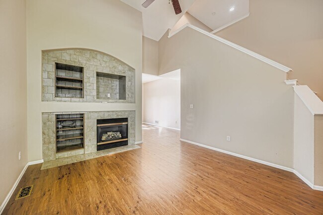 Building Photo - 4625 Double Lasso Ct