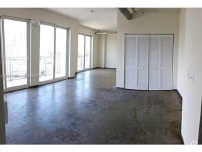 Building Photo - 455 NE 25th St