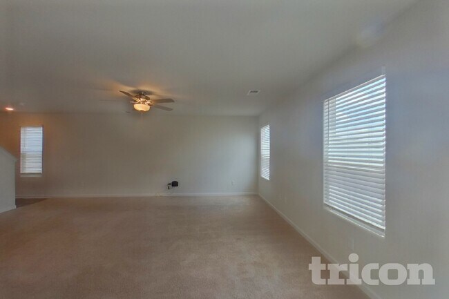 Building Photo - 4012 Reinfield Dr
