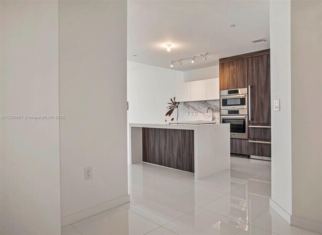 Foto del edificio - 851 NE 1st Ave