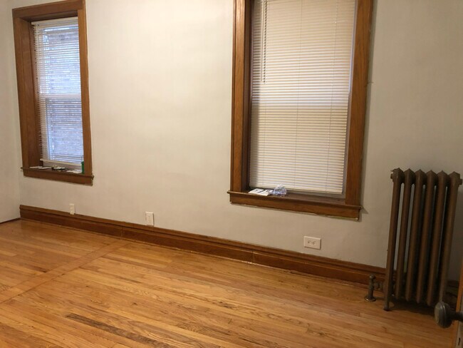 Foto del edificio - 5353 W Newport Ave