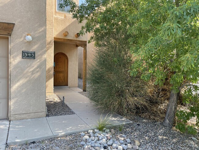 Building Photo - 1343 Mountain Vista Dr SE