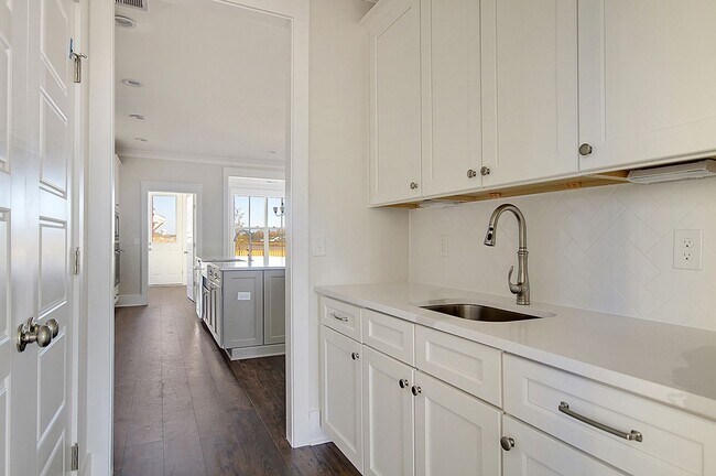 Foto del edificio - Lakeside Living in the Heart of Carnes Cro...