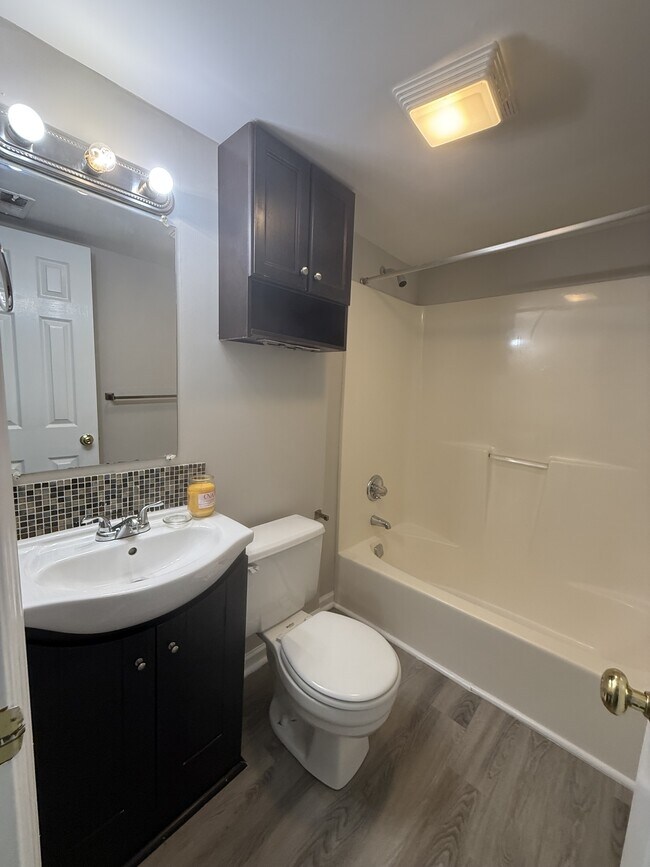 Foto del edificio - 117 Brightwood Cir