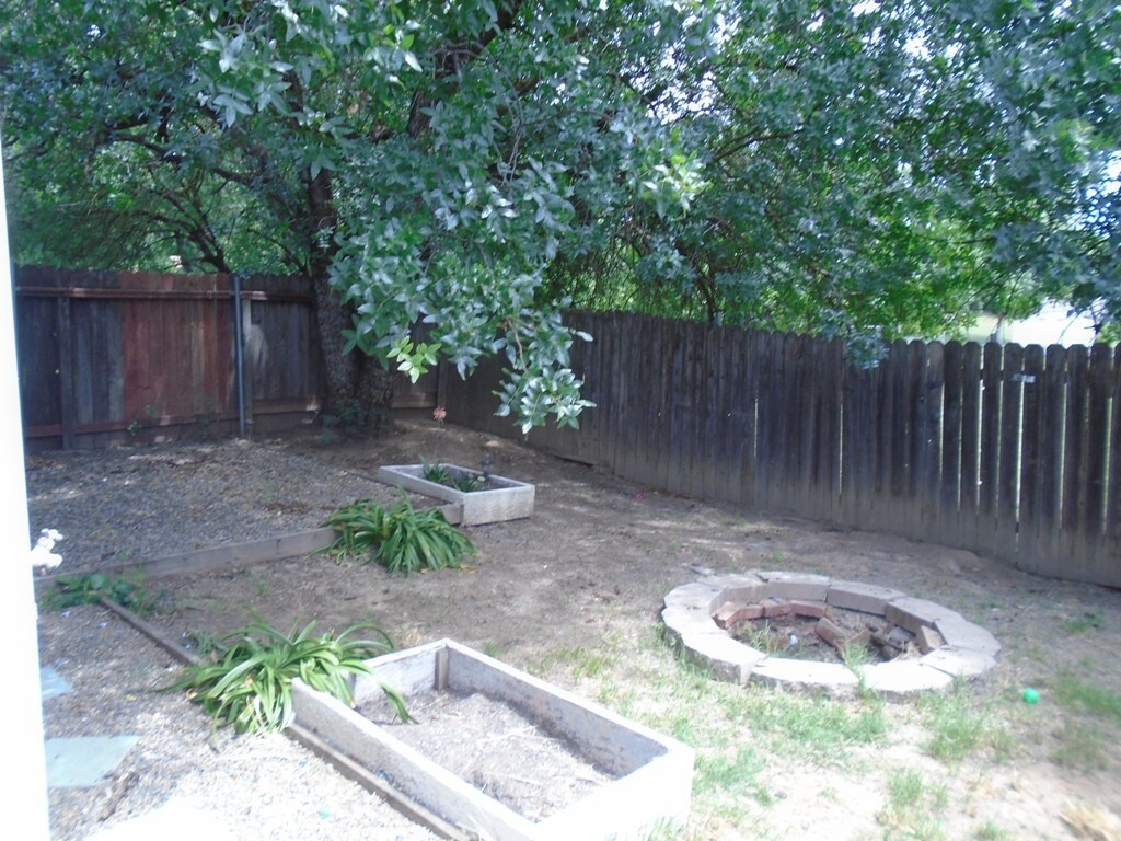 Building Photo - 7447 Tierra Way