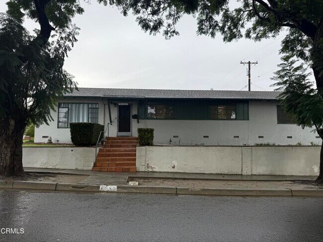 Foto del edificio - 5651 N Bryn Mawr St