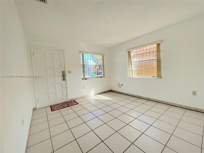 Building Photo - 3560 SW 25th St