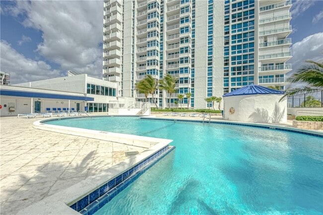Building Photo - 1360 S Ocean Blvd