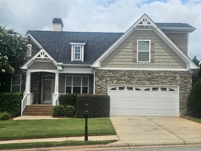 Building Photo - 212 Medford Dr