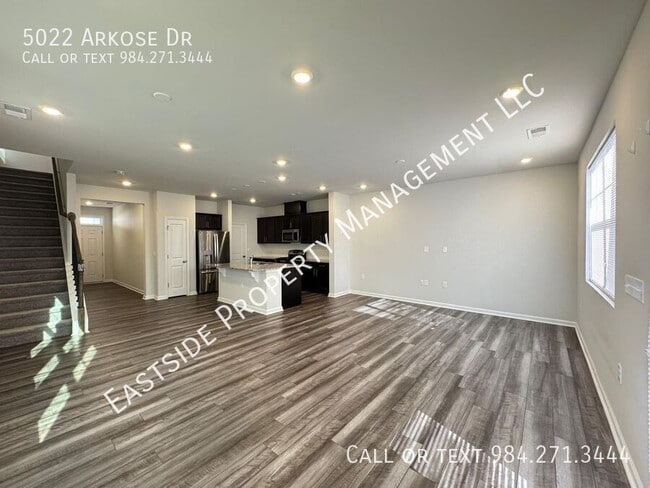 Building Photo - 5022 Arkose Dr