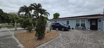 Building Photo - 1310 N 70th Way
