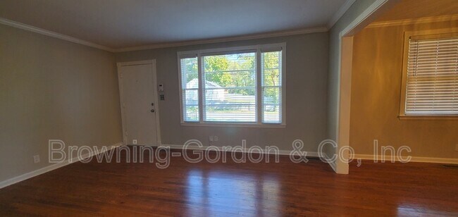 Building Photo - 2915 Selena Dr