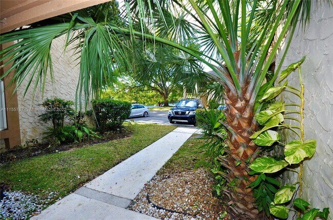 Foto del edificio - 140 Wimbledon Lake Dr