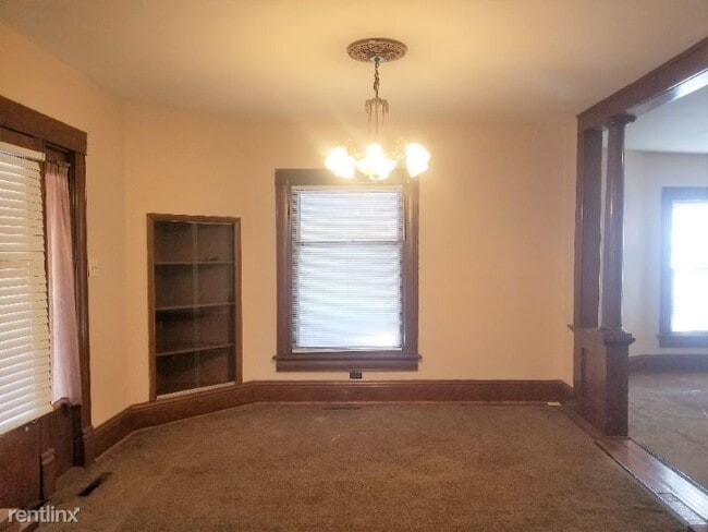 Building Photo - 4 br, 2 bath House - 1637 N. Fairview