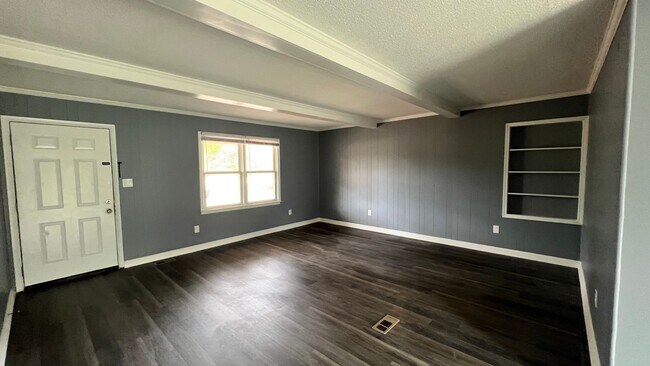 Foto del edificio - 3 Bed 2 Bath Home in Hubert
