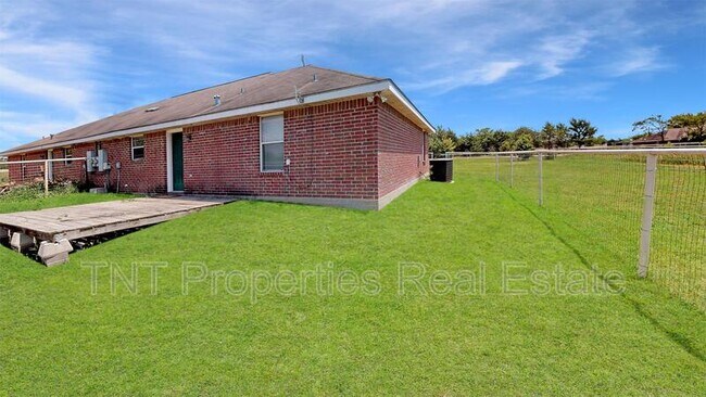 Building Photo - 9902 Risky's Ranch Dr